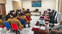 komisi-4-dprd-kota-manado-saat-rapat-dengar-pendapat-dengan-dinas-kesehatan-manado-senin-284-UEVN8